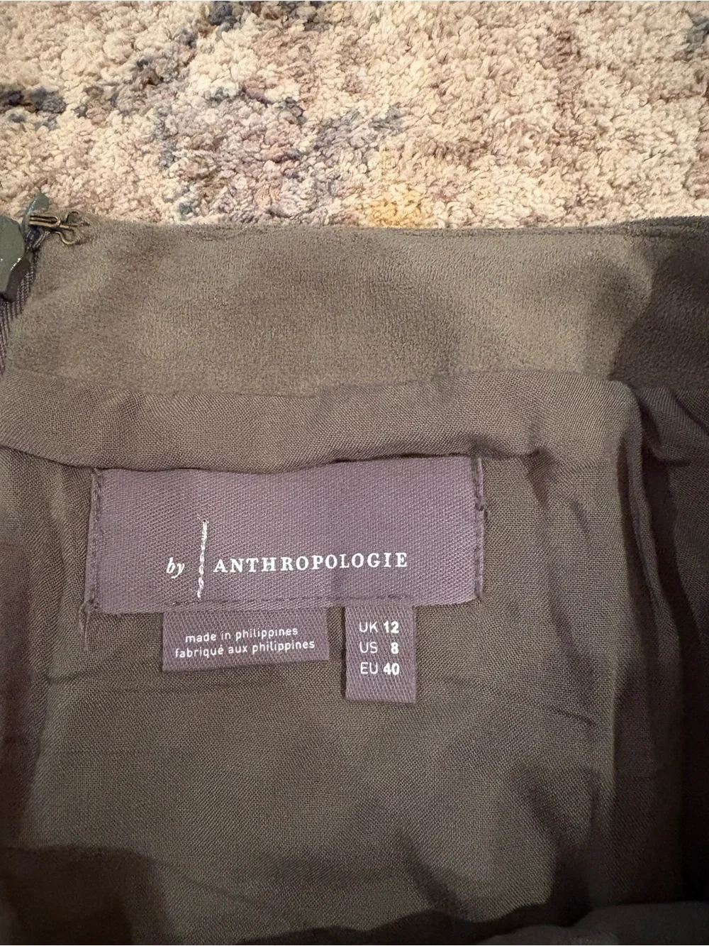 Anthropologie olive features